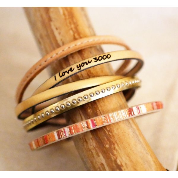 Bracelet femme en cuir rose métallisé à billes dorées