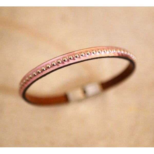 Bracelet femme en cuir rose métallisé à billes argentées 