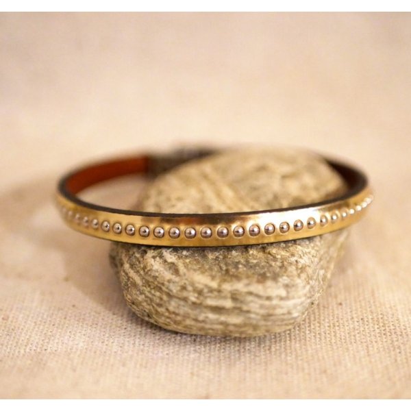 Bracelet femme en cuir rose métallisé à billes dorées