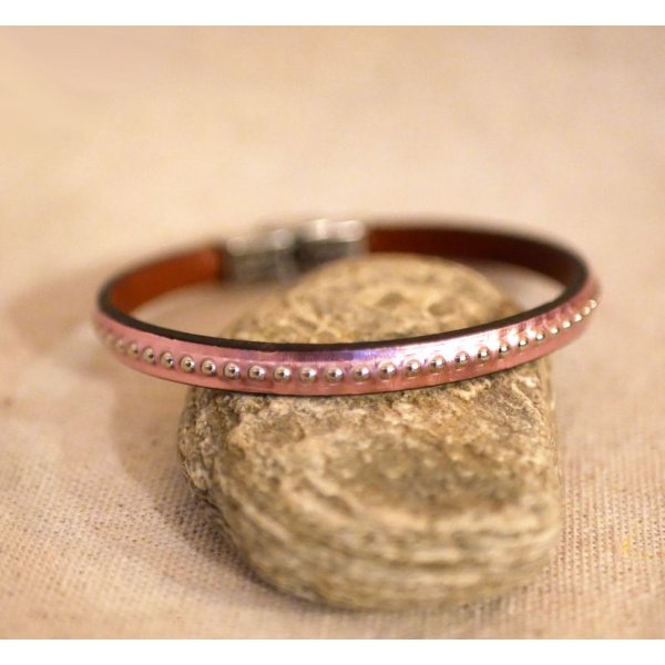 Bracelet femme en cuir rose métallisé à billes argentées 