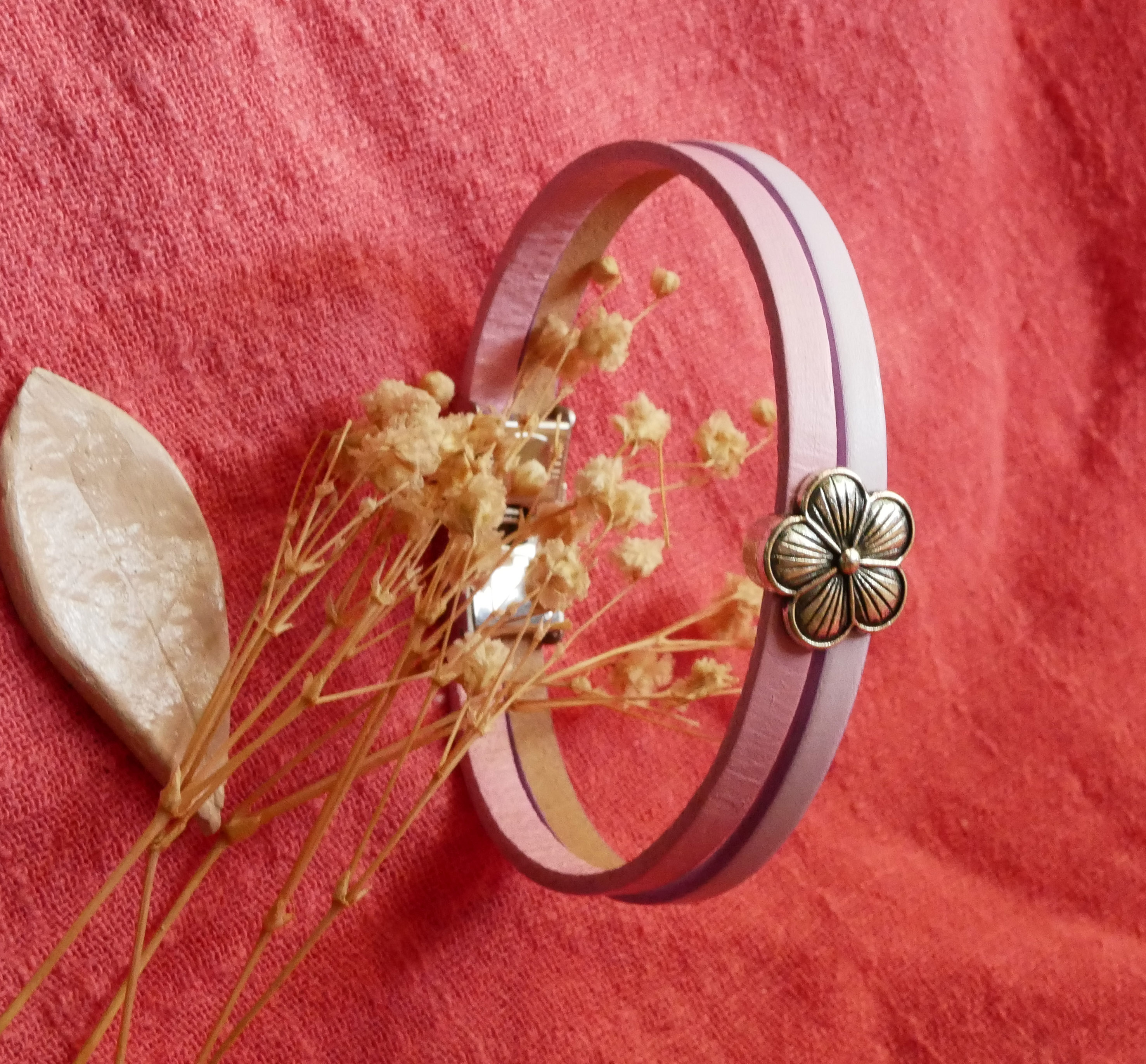 Bracelet femme duo de cuir décor fleur à personnaliser 
