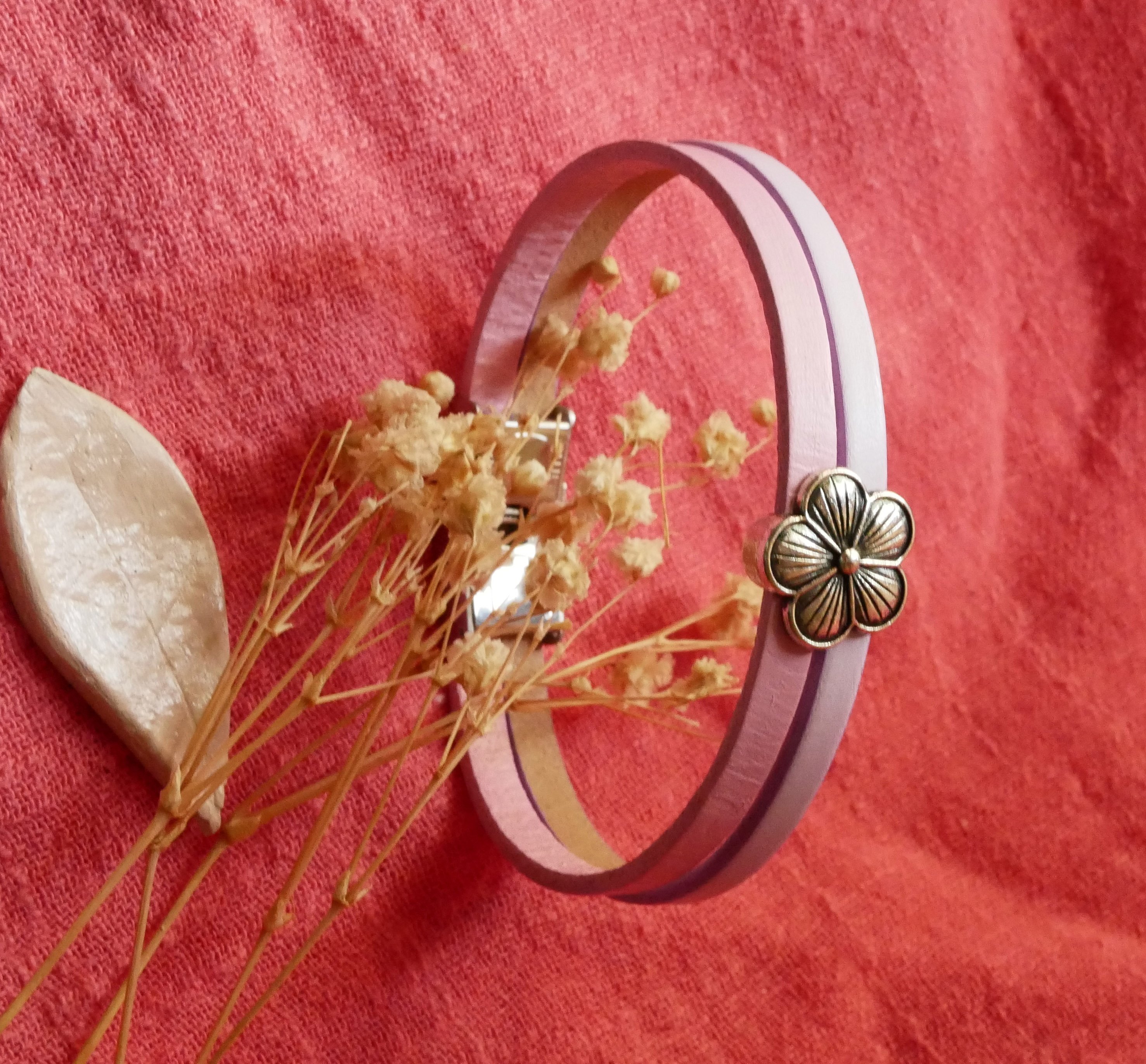 Bracelet femme duo de cuir décor fleur à personnaliser 