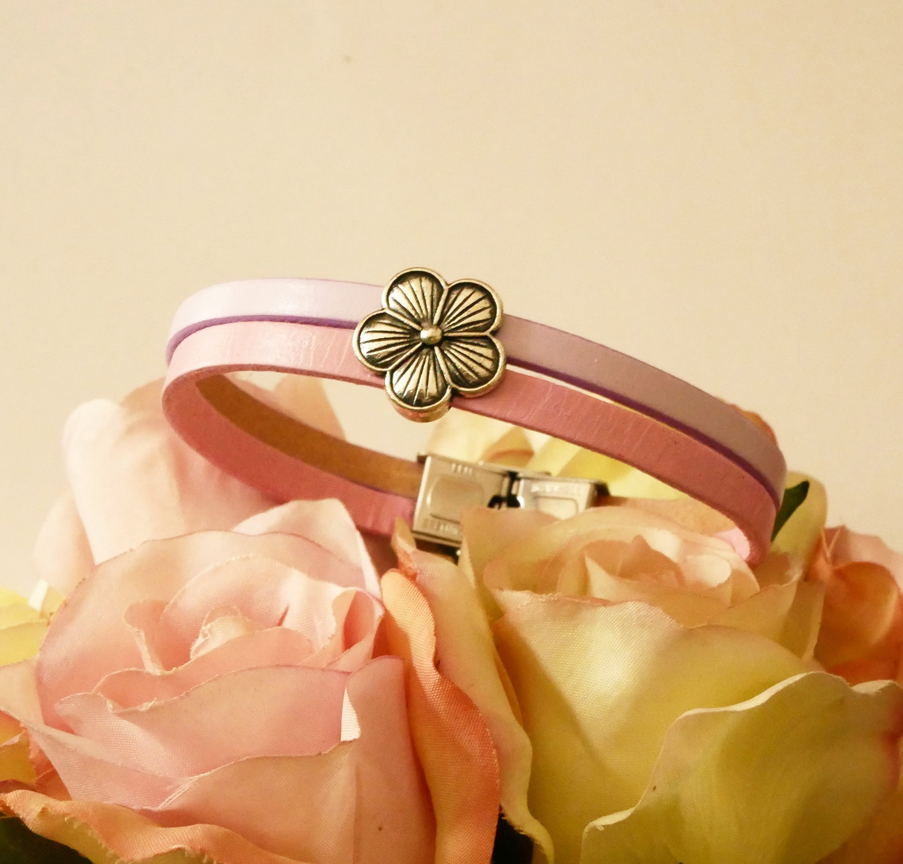 Bracelet femme duo de cuir décor fleur à personnaliser 