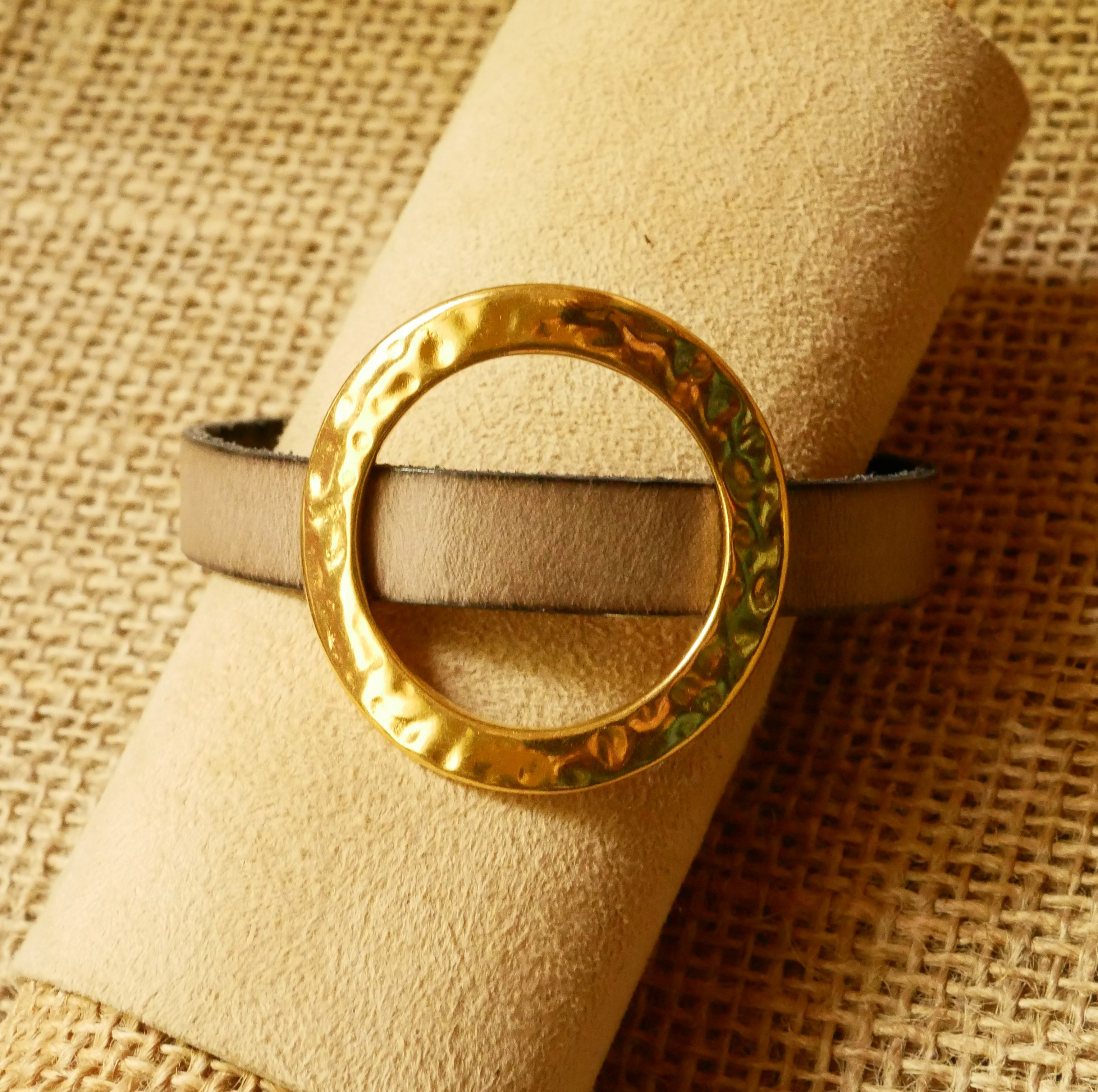 Bracelet femme large anneau doré cuir couleur au choix