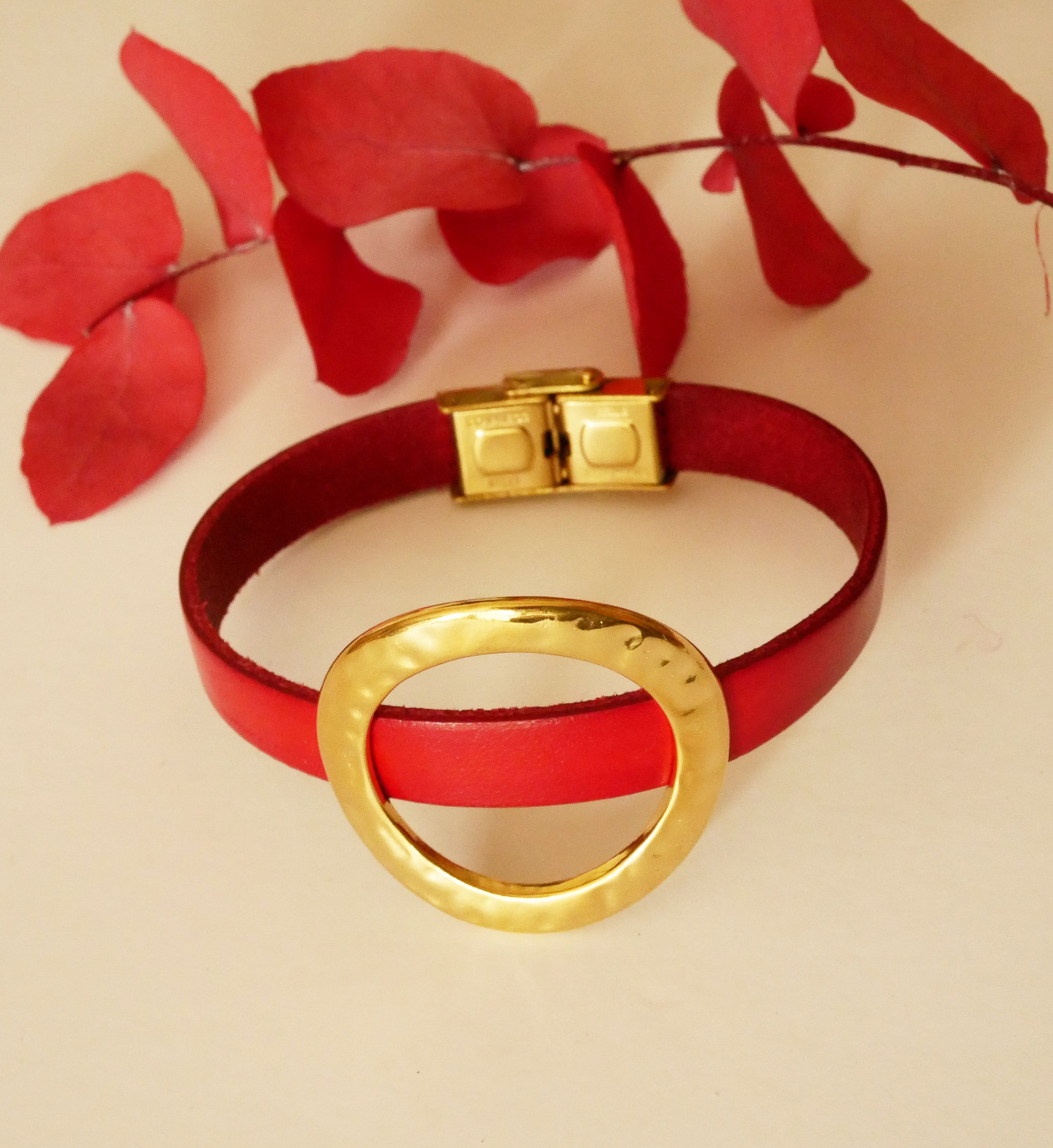 Bracelet femme large anneau dor&eacute; cuir couleur au choix