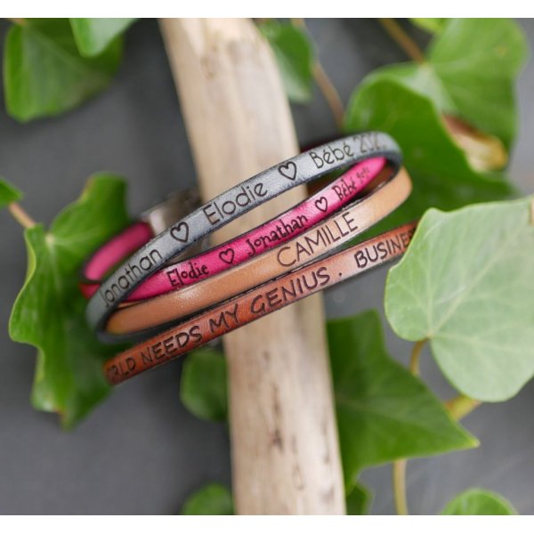 Bracelet femme personnalisable en cuir fin empilable 