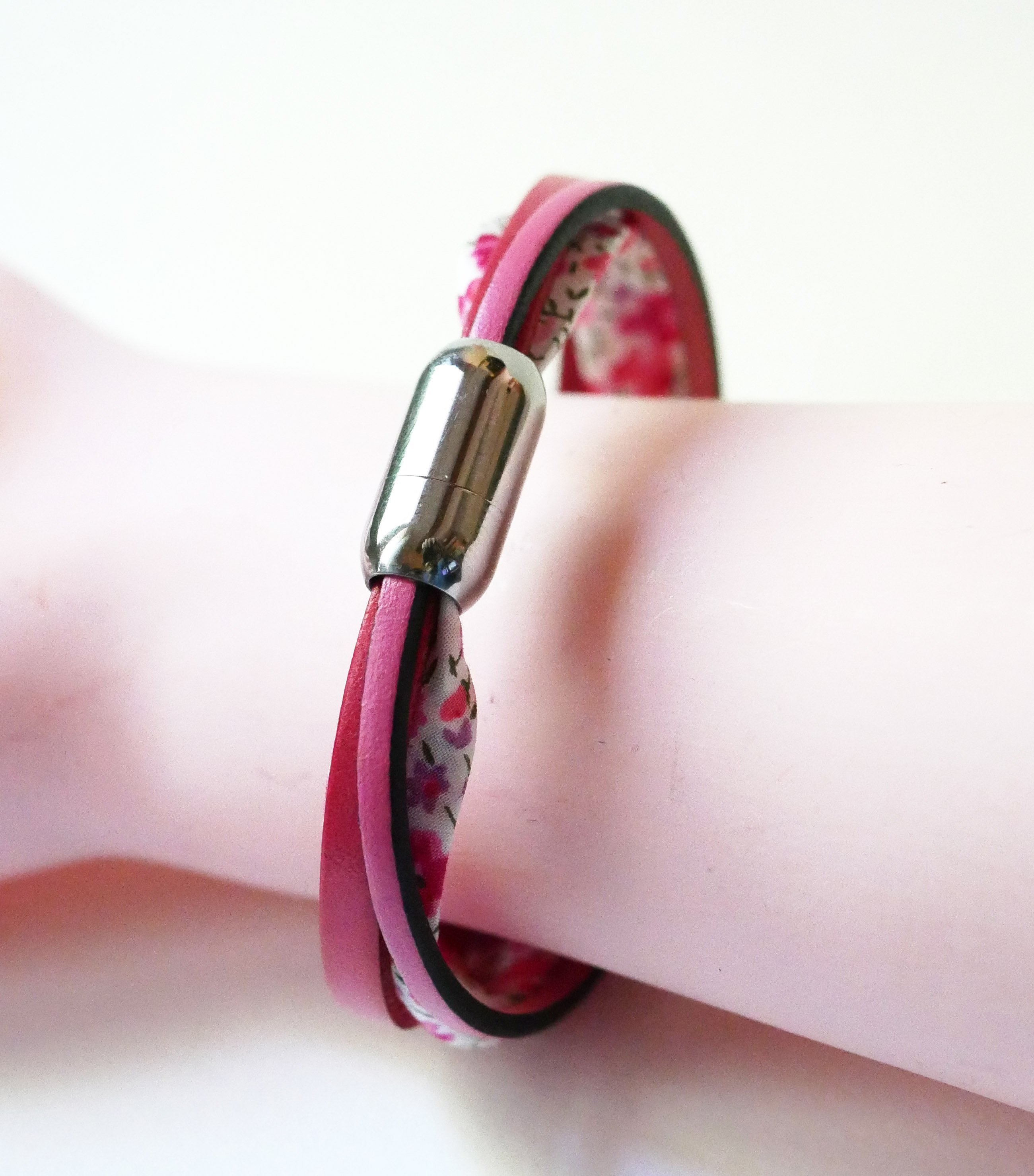 Bracelet femme trio cuirs & liberty fleurs rose 