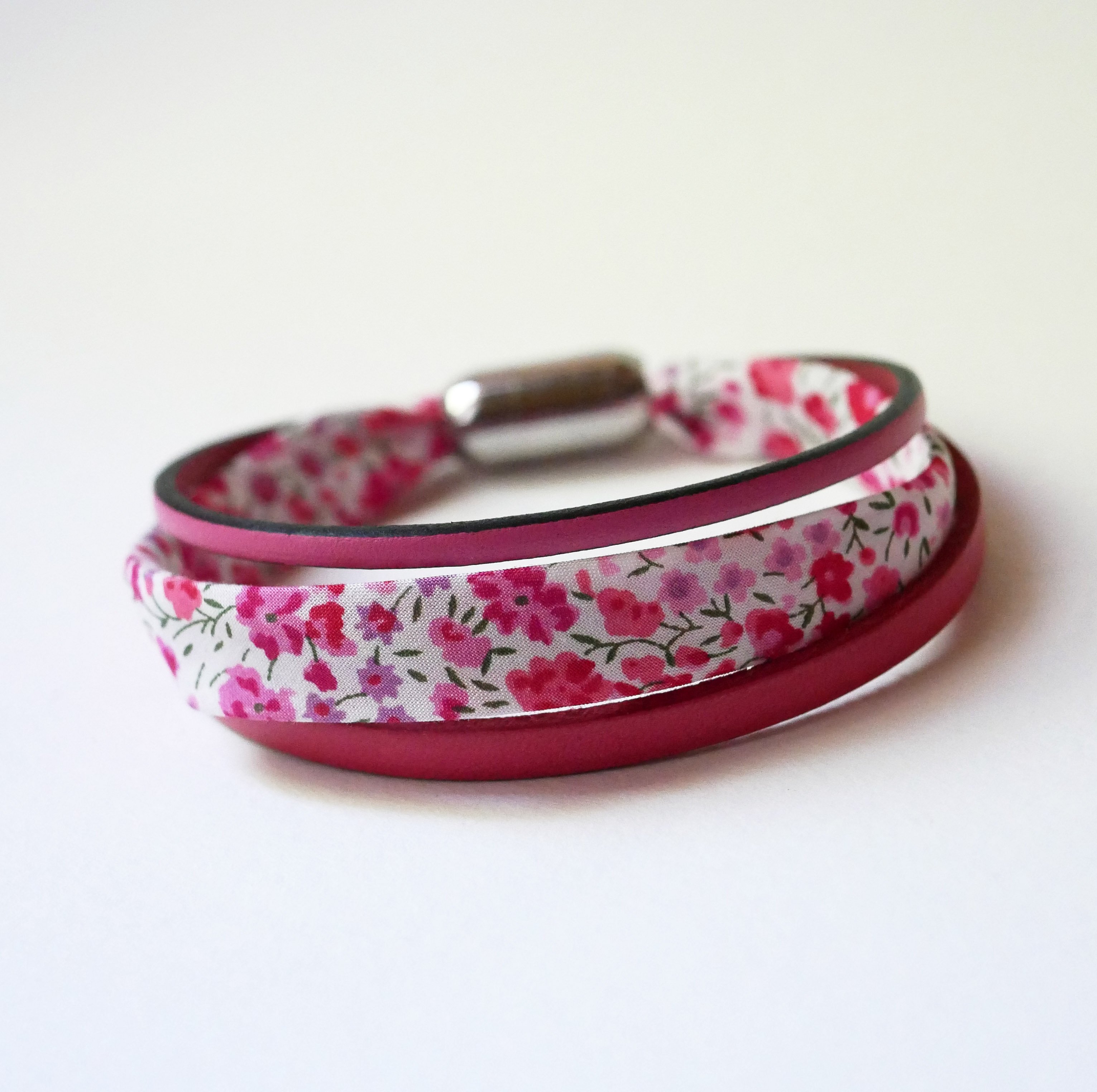 Bracelet femme trio cuirs & liberty fleurs rose 