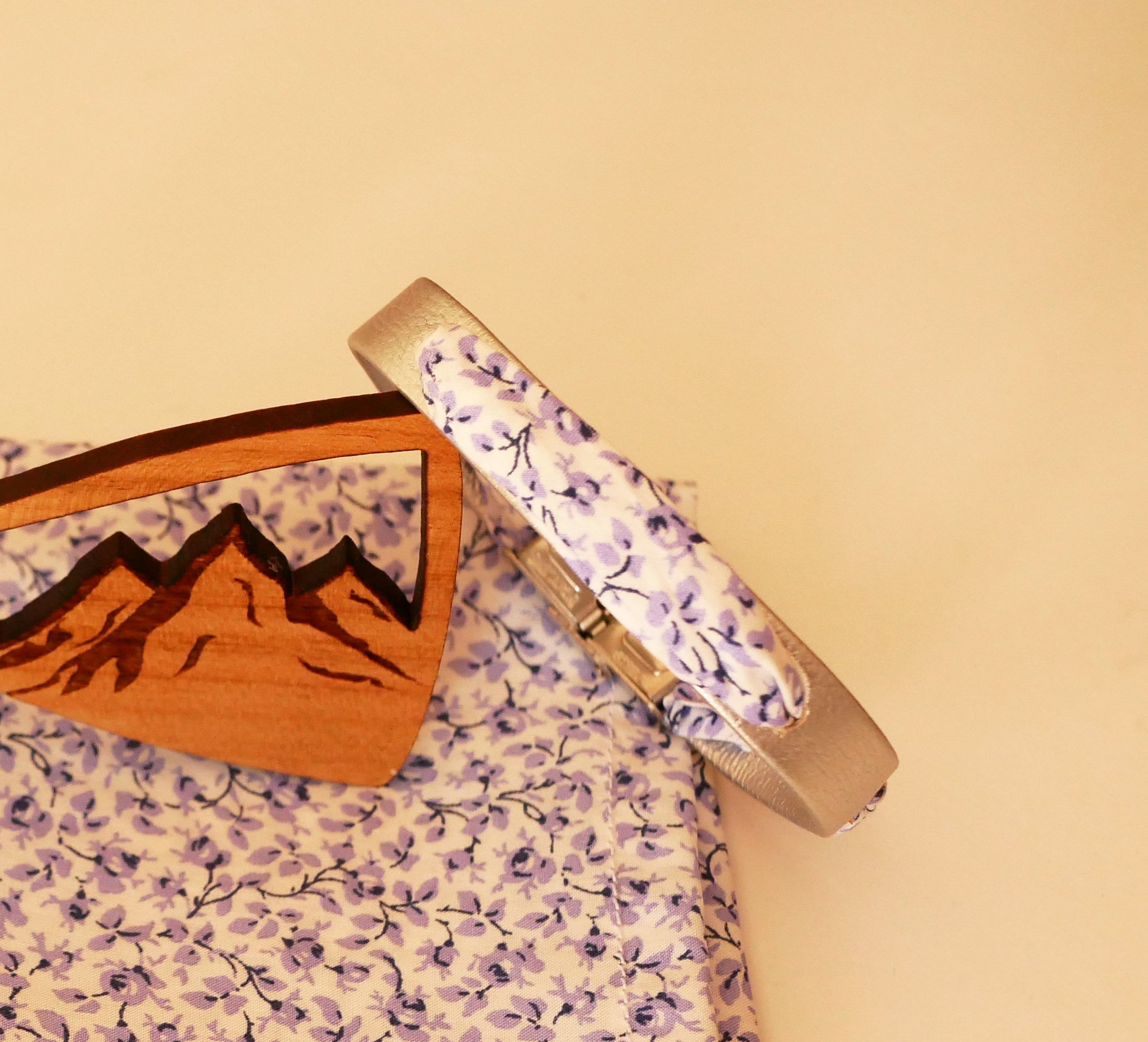 Bracelet Flor&acirc;me au ruban liberty fleurs bleues sur cuir argent&eacute;