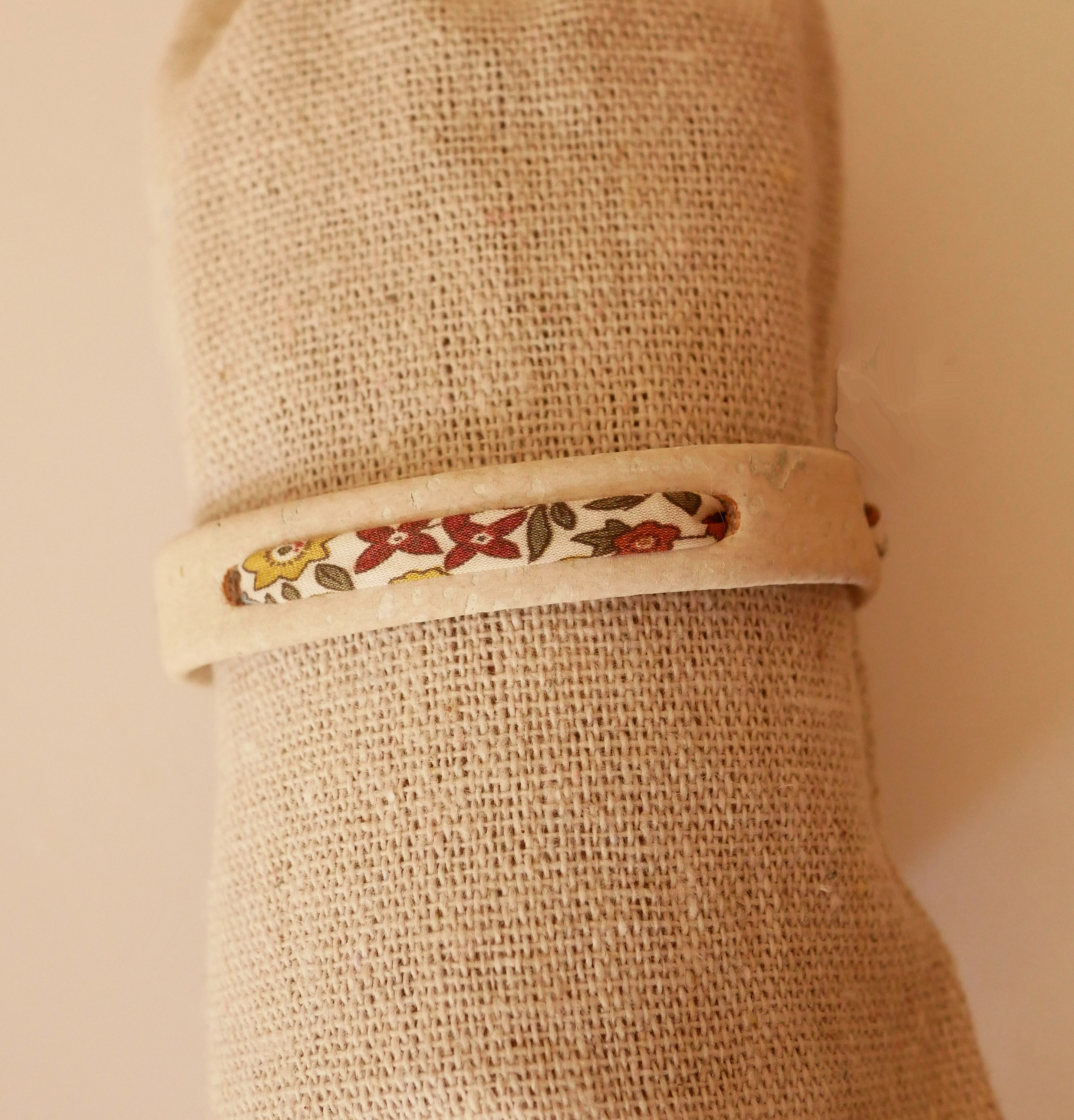 Bracelet Florâme végétal au ruban liberty Ava sur liège blanc