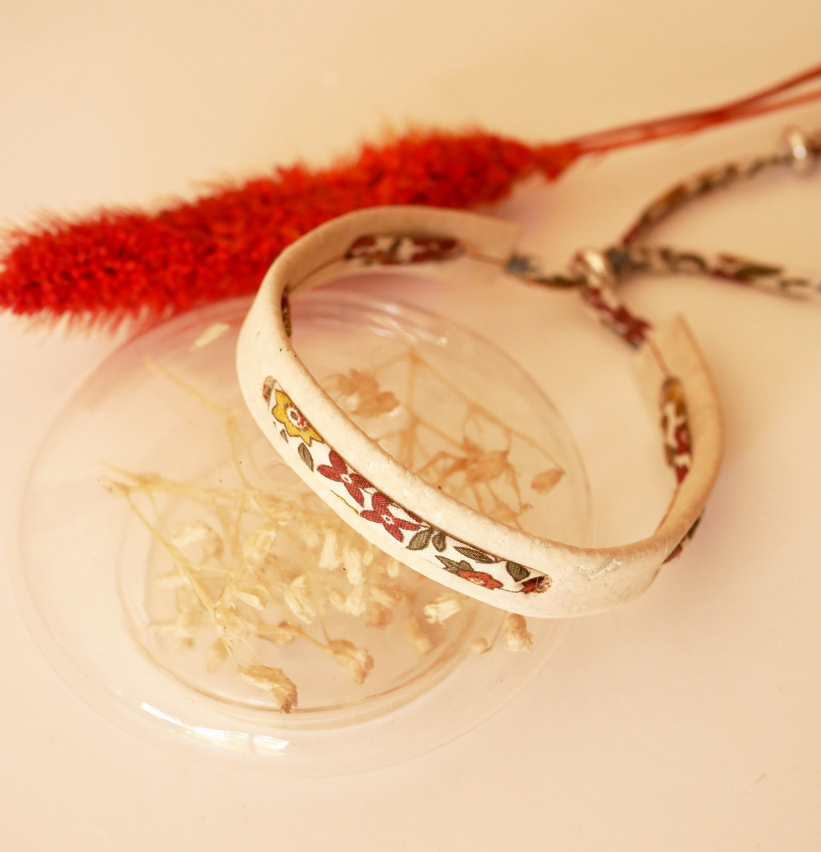 Bracelet Florâme végétal au ruban liberty Ava sur liège blanc