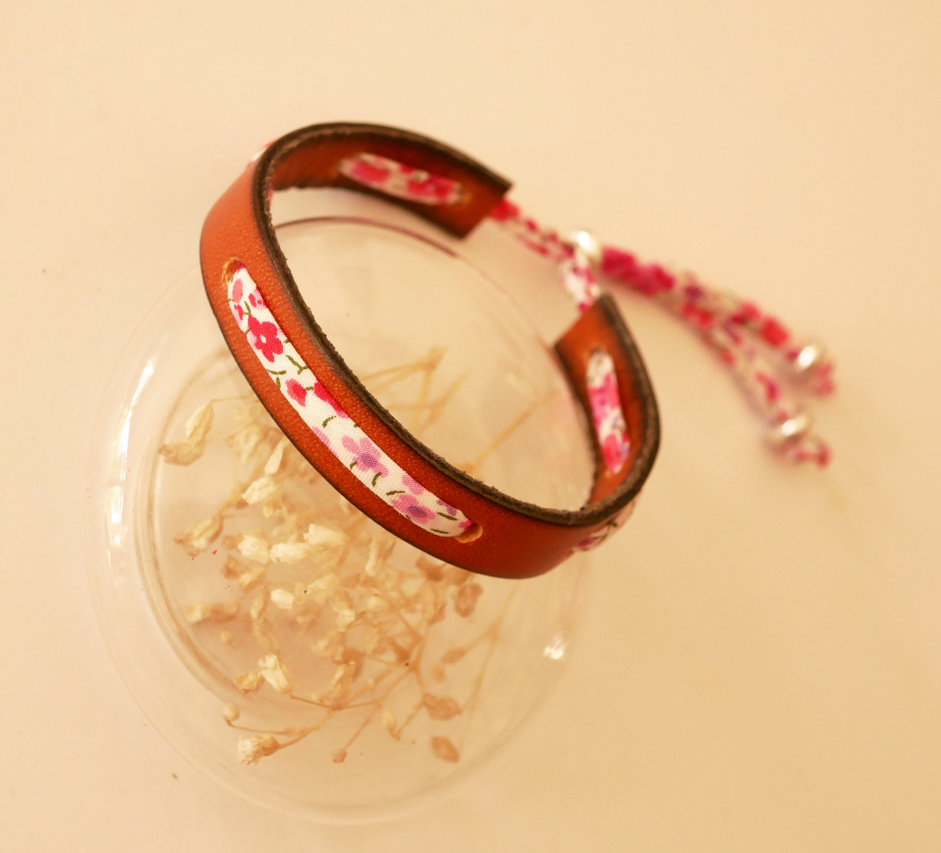 Bracelet Florâme au ruban liberty Phoebe Rose sur cuir marron