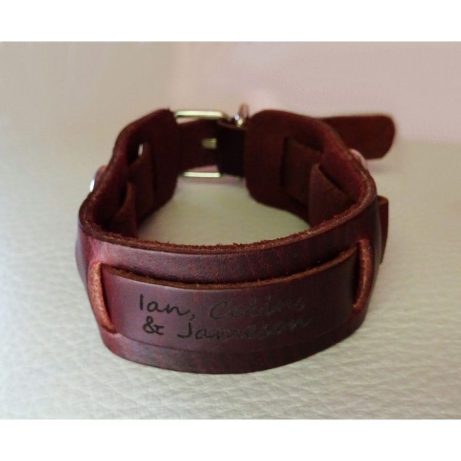 Bracelet homme en cuir marron gravé 