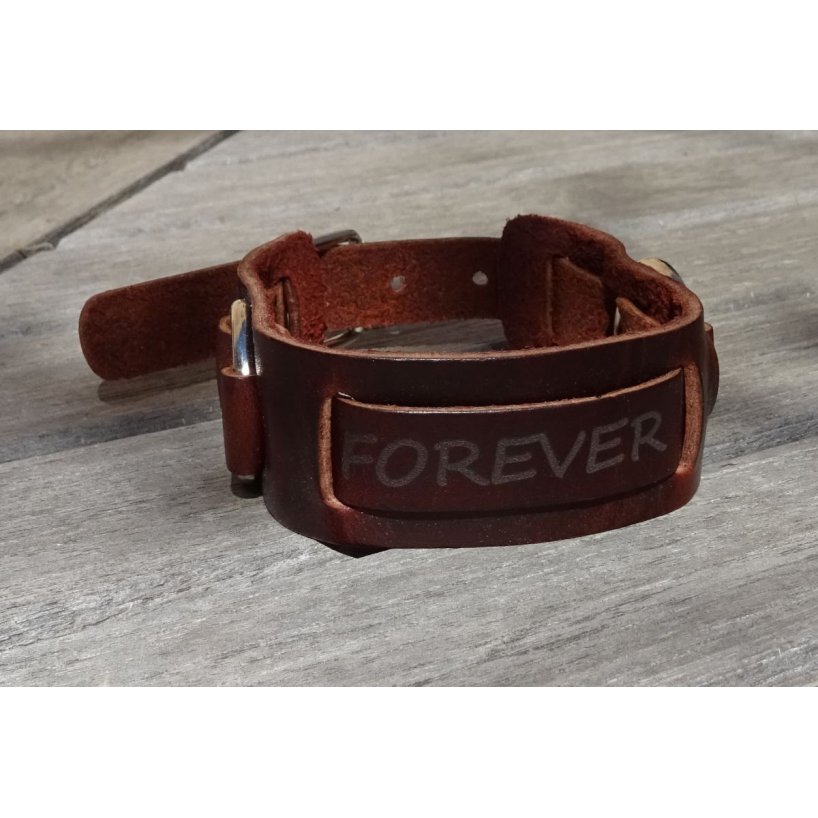 Bracelet homme en cuir marron gravé 