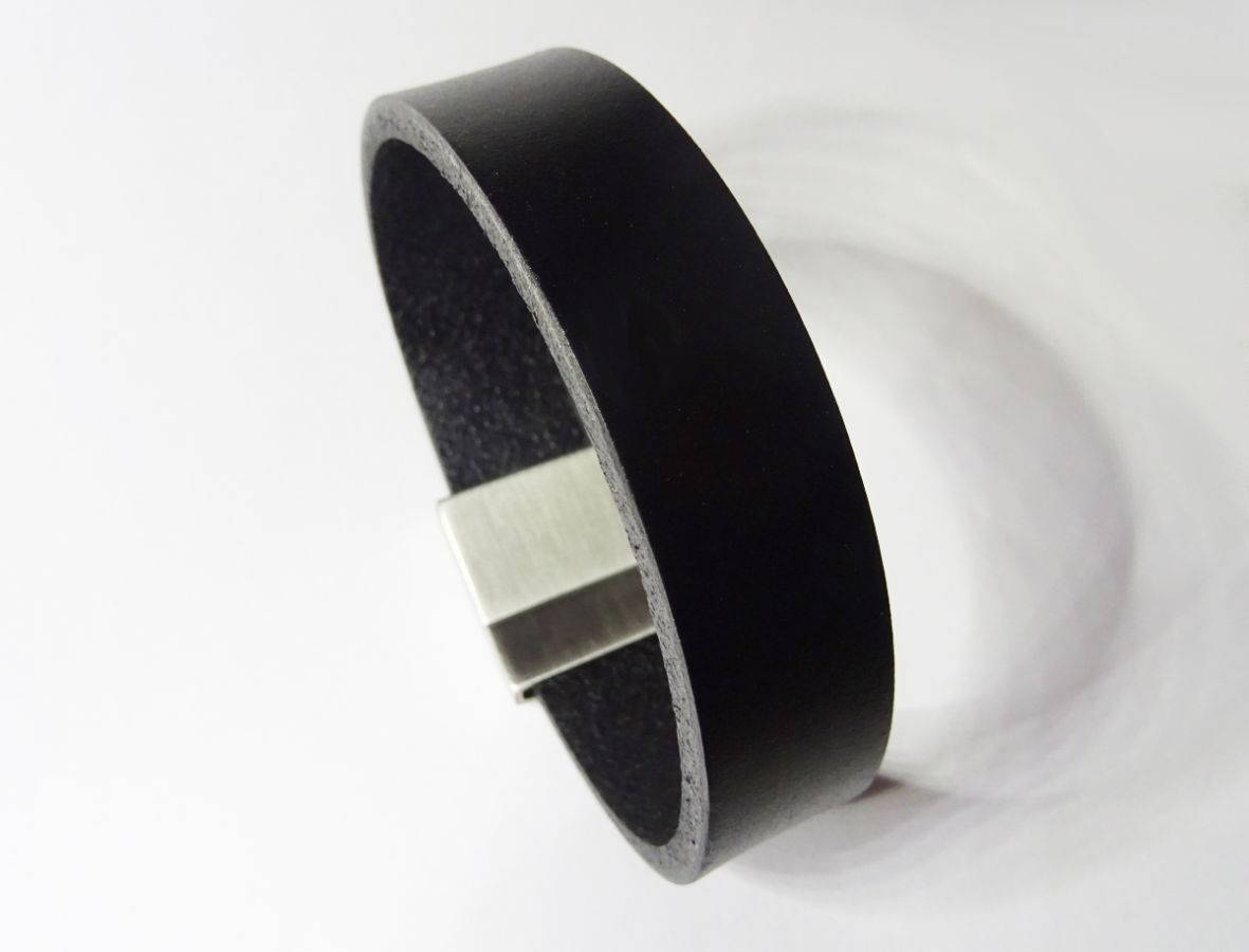 Bracelet Homme en cuir noir magnétique à graver