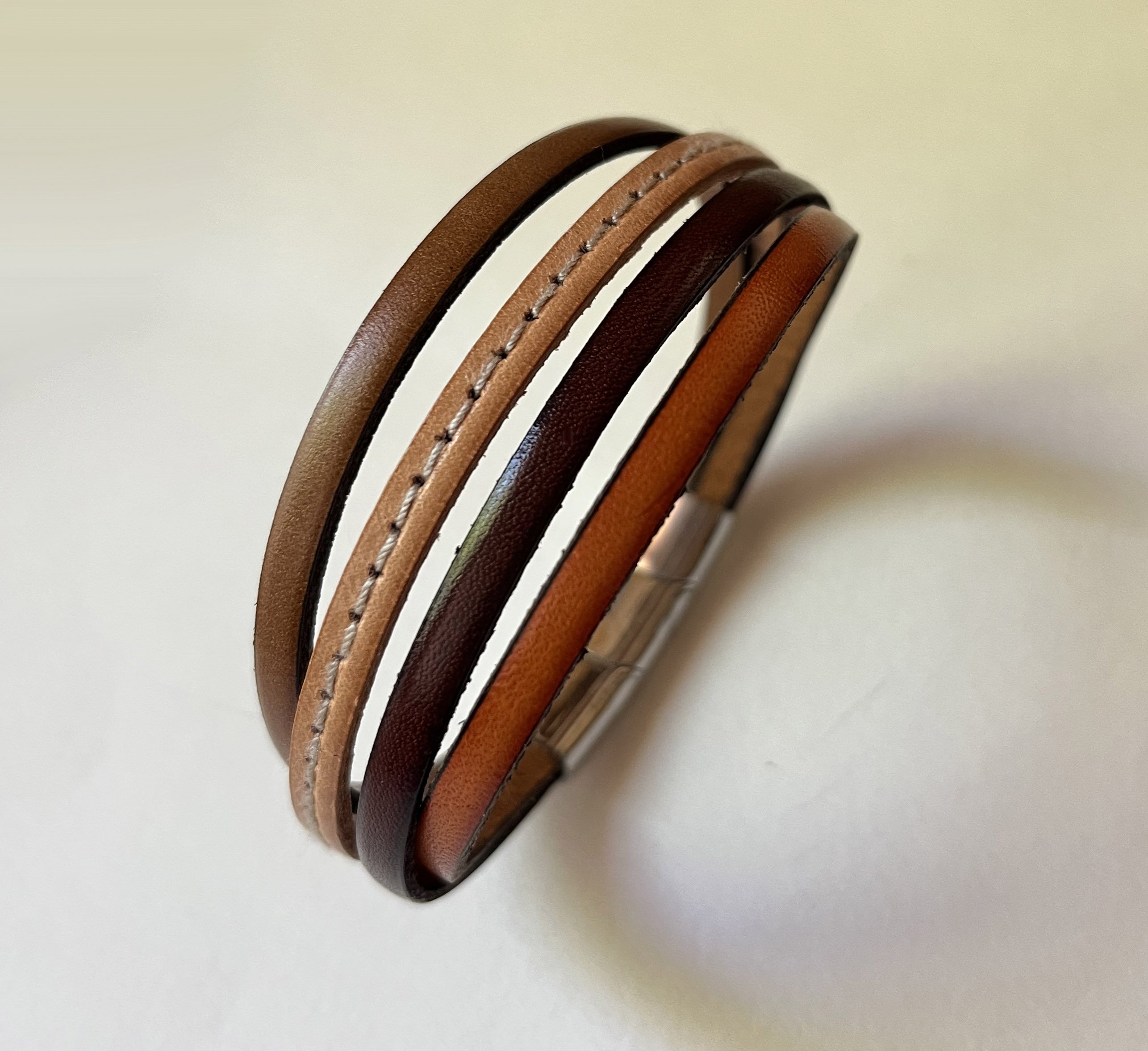 Bracelet manchette ajustable multi cuirs Marrons clairs pour homme 