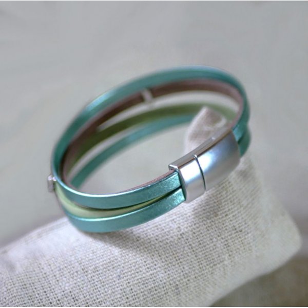 Bracelet manchette en cuir d&eacute;cor Ginkgo &agrave; personnaliser 