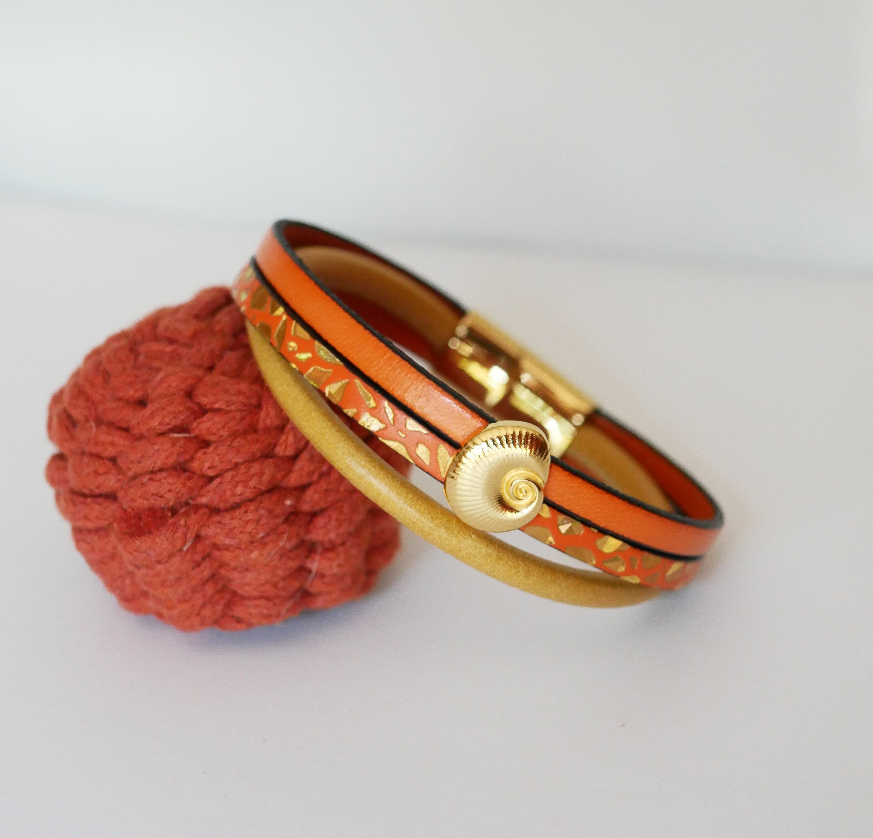 Bracelet manchette femme doré Coquillage doré et orange