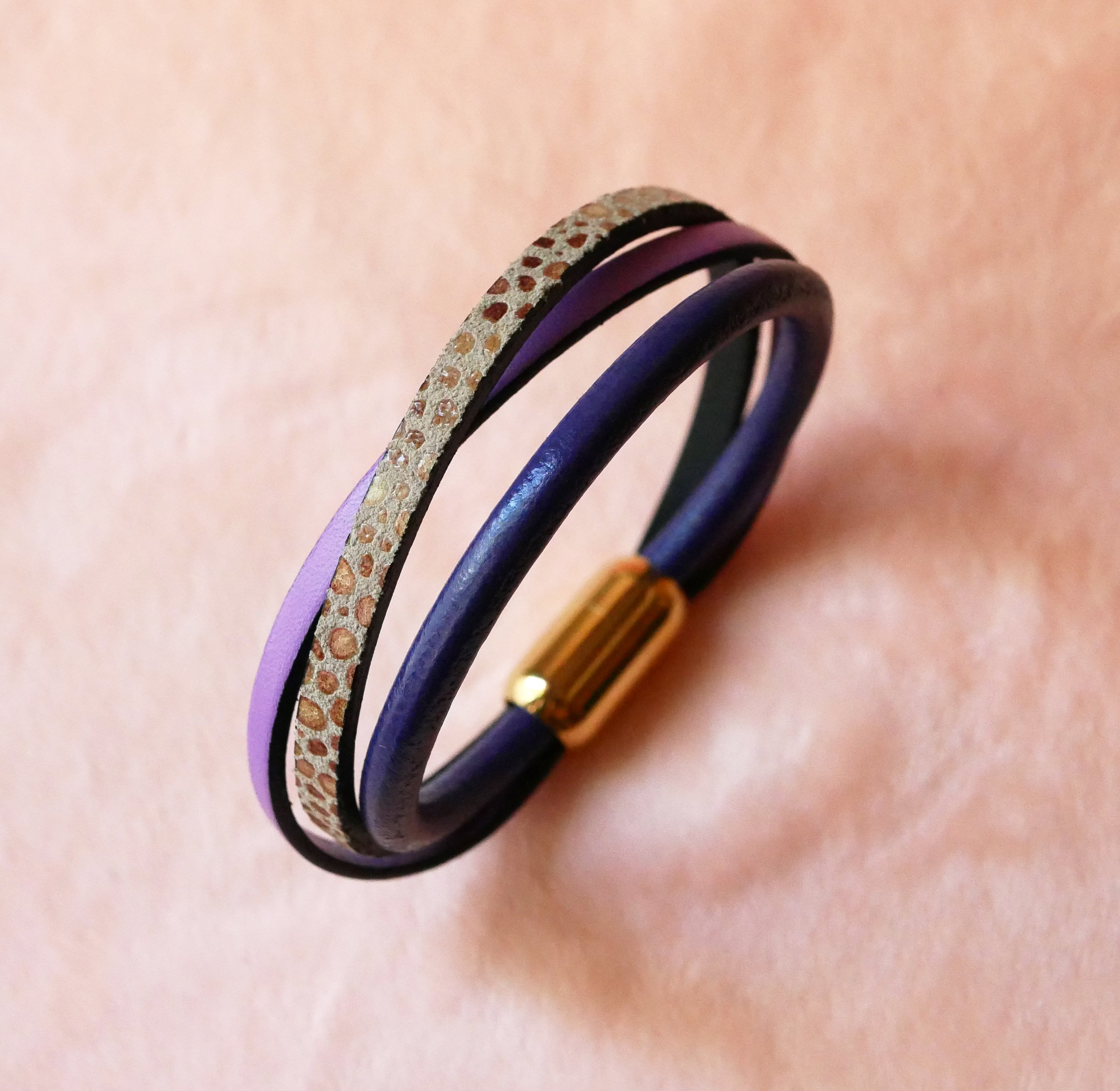 Bracelet manchette femme multi cuirs Violet et Doré