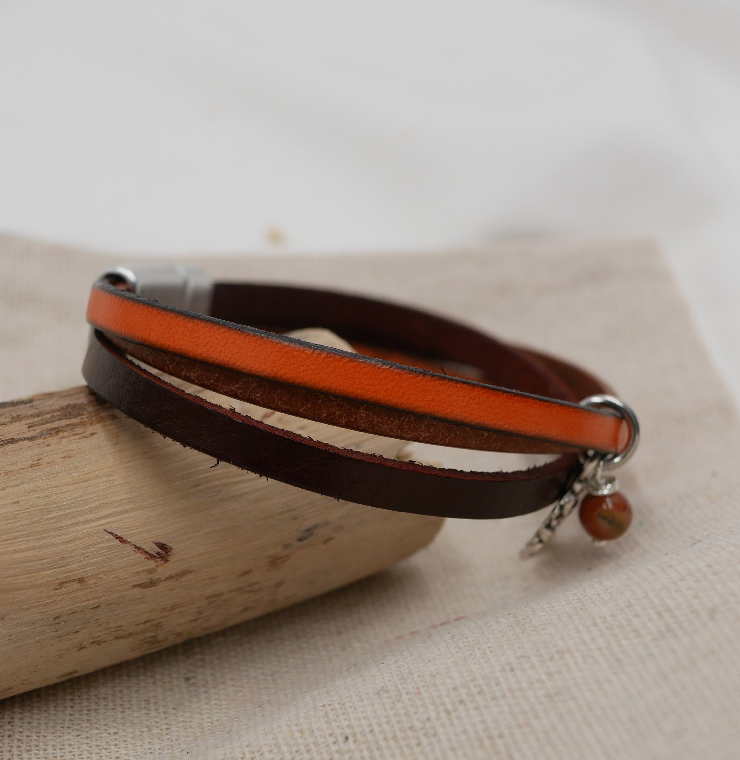 Bracelet manchette femme multi cuirs Automne pendentif au choix