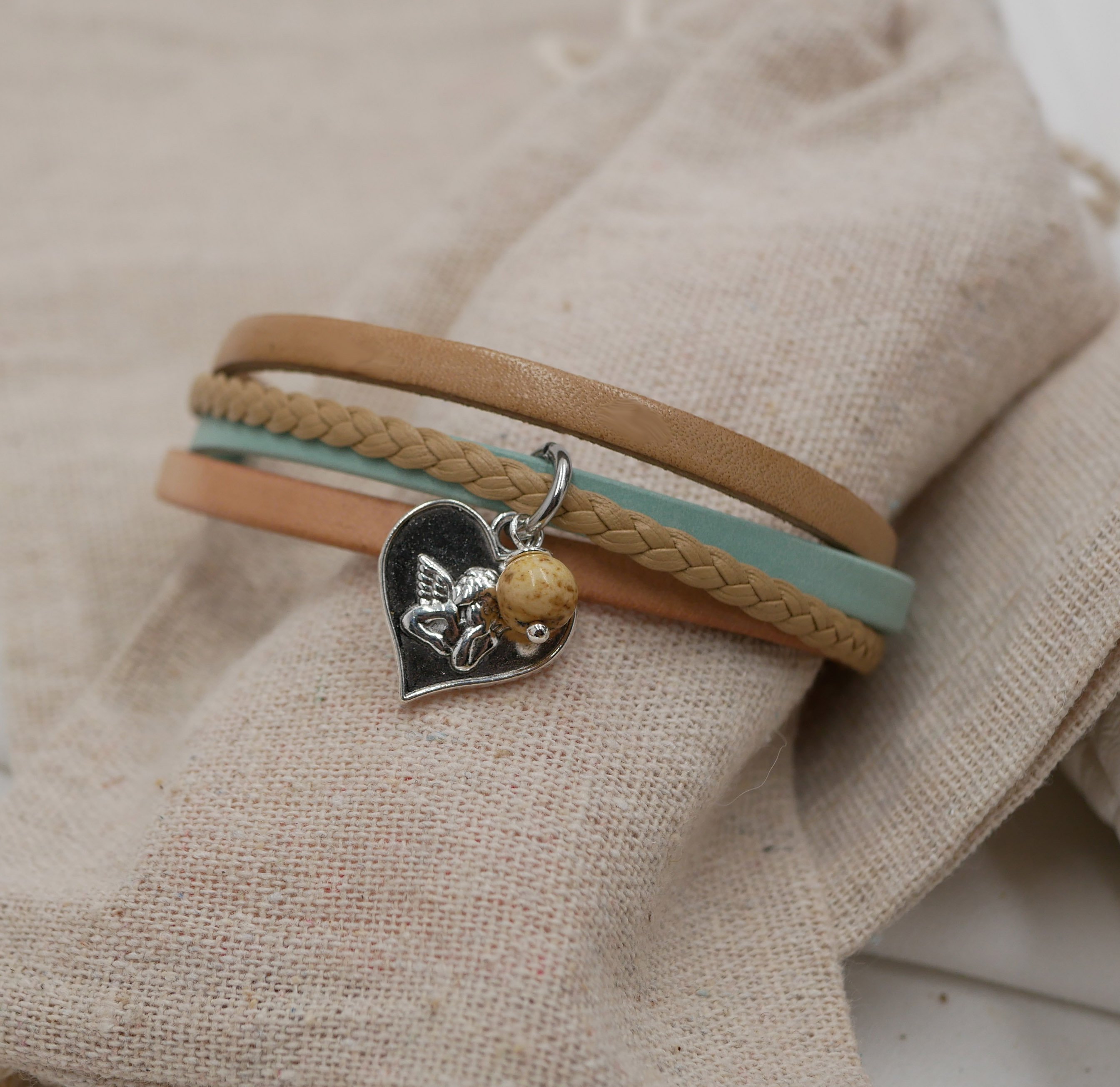 Bracelet manchette femme multi cuirs Beige sable pendentif au choix