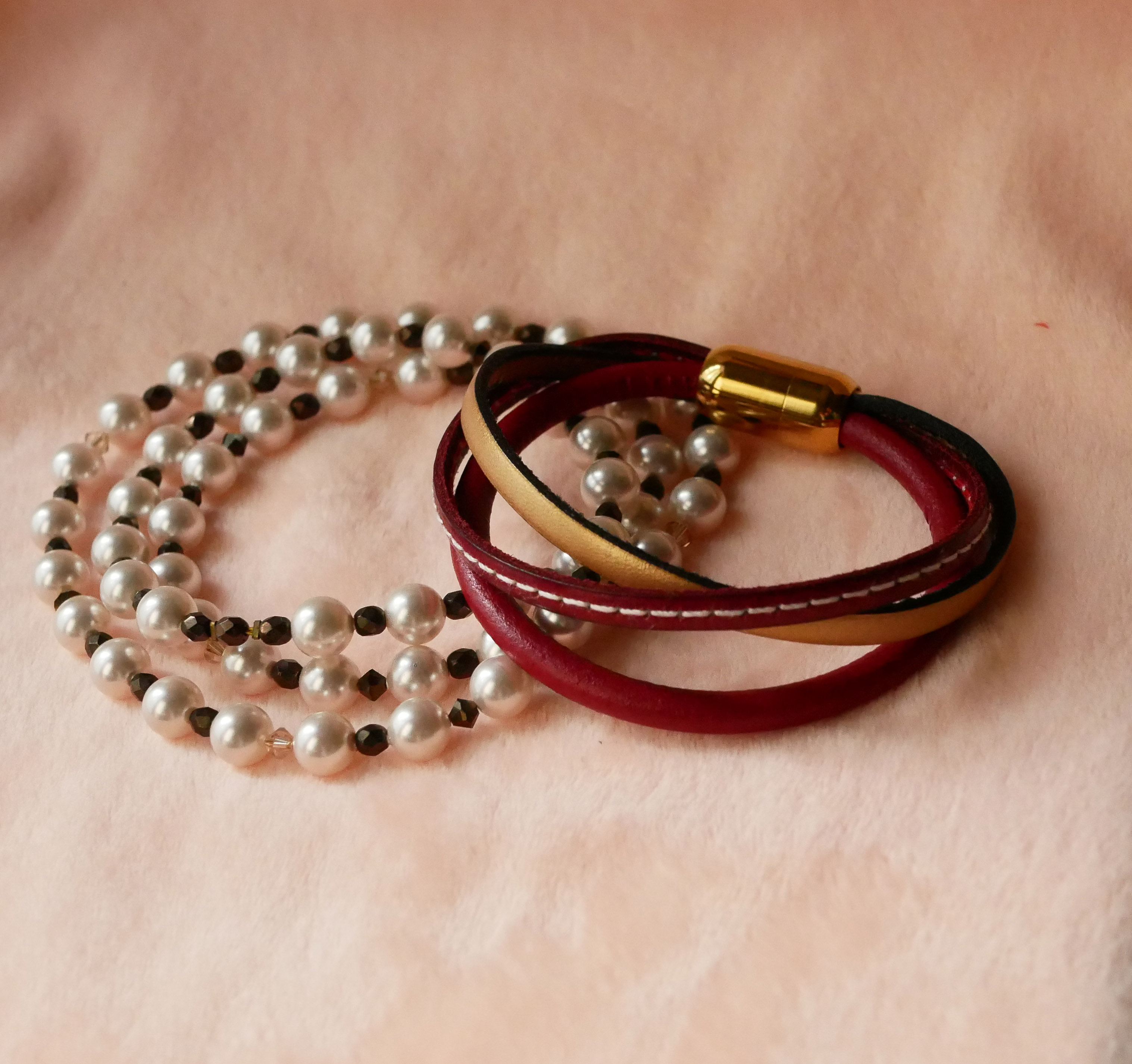 Bracelet manchette femme multi cuirs Rouge et Doré