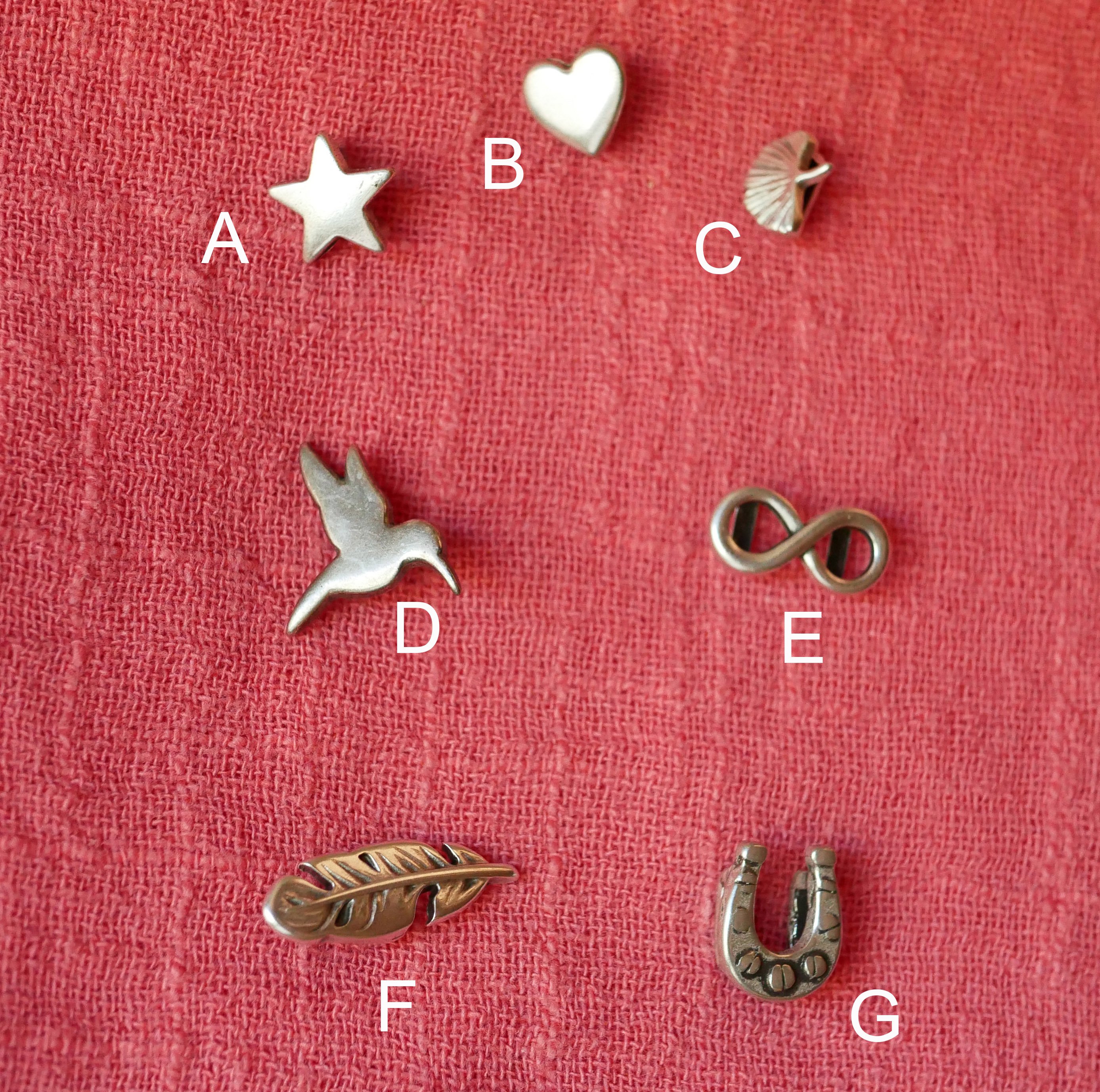 Bracelet manchette multi-cordons cuirs fuchsia aux 2 passants argent&eacute;s