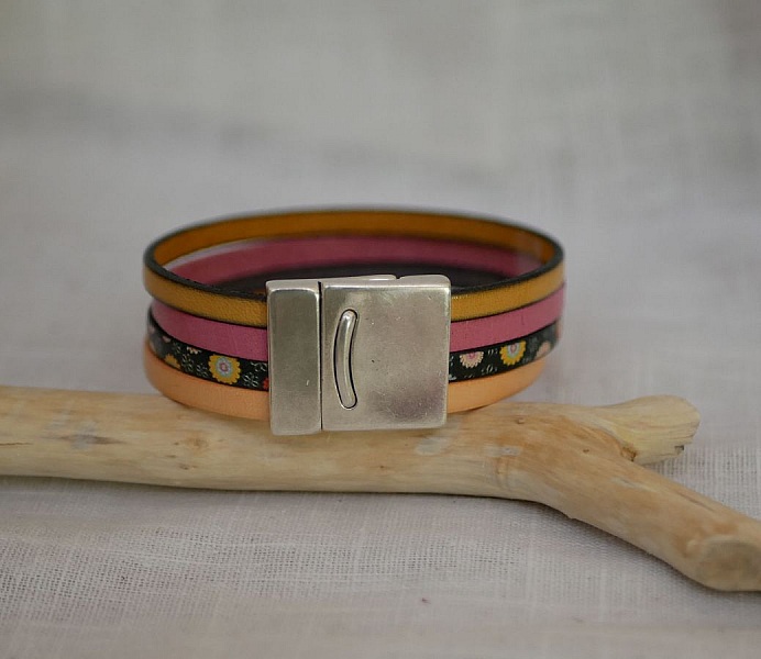 Bracelet manchette multi cuir couleurs acidul&eacute;es personnalisable 