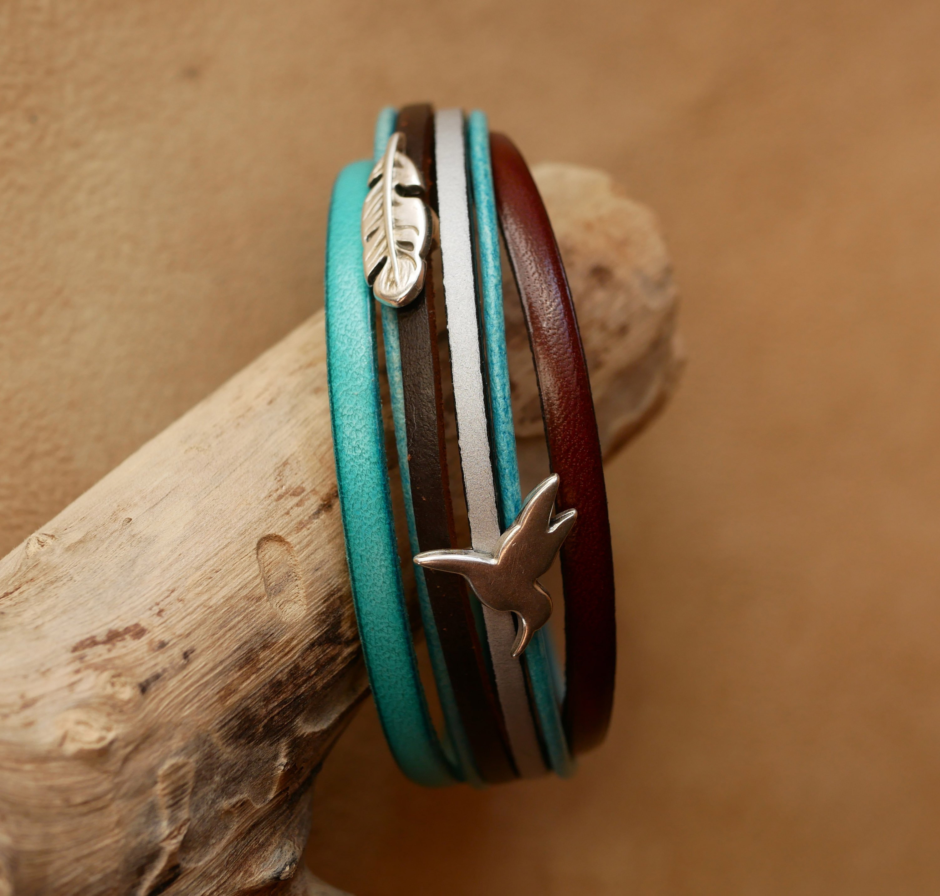 Bracelet manchette multi cuirs turquoise et marron aux 2 passants argent&eacute;s