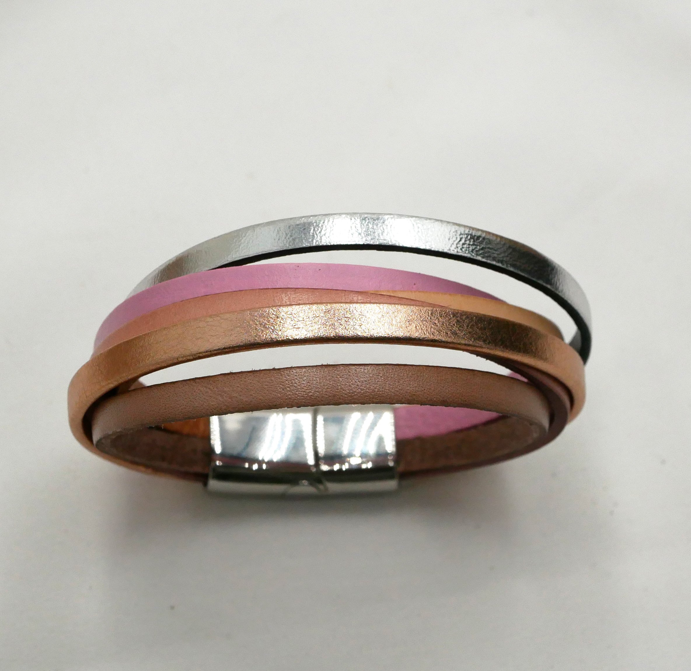 Bracelet manchette multi-cuirs coloris p&ecirc;che cuivr&eacute;