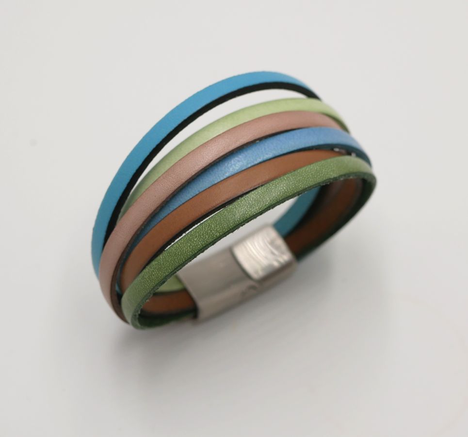 Bracelet manchette multi-cuirs coloris pastels