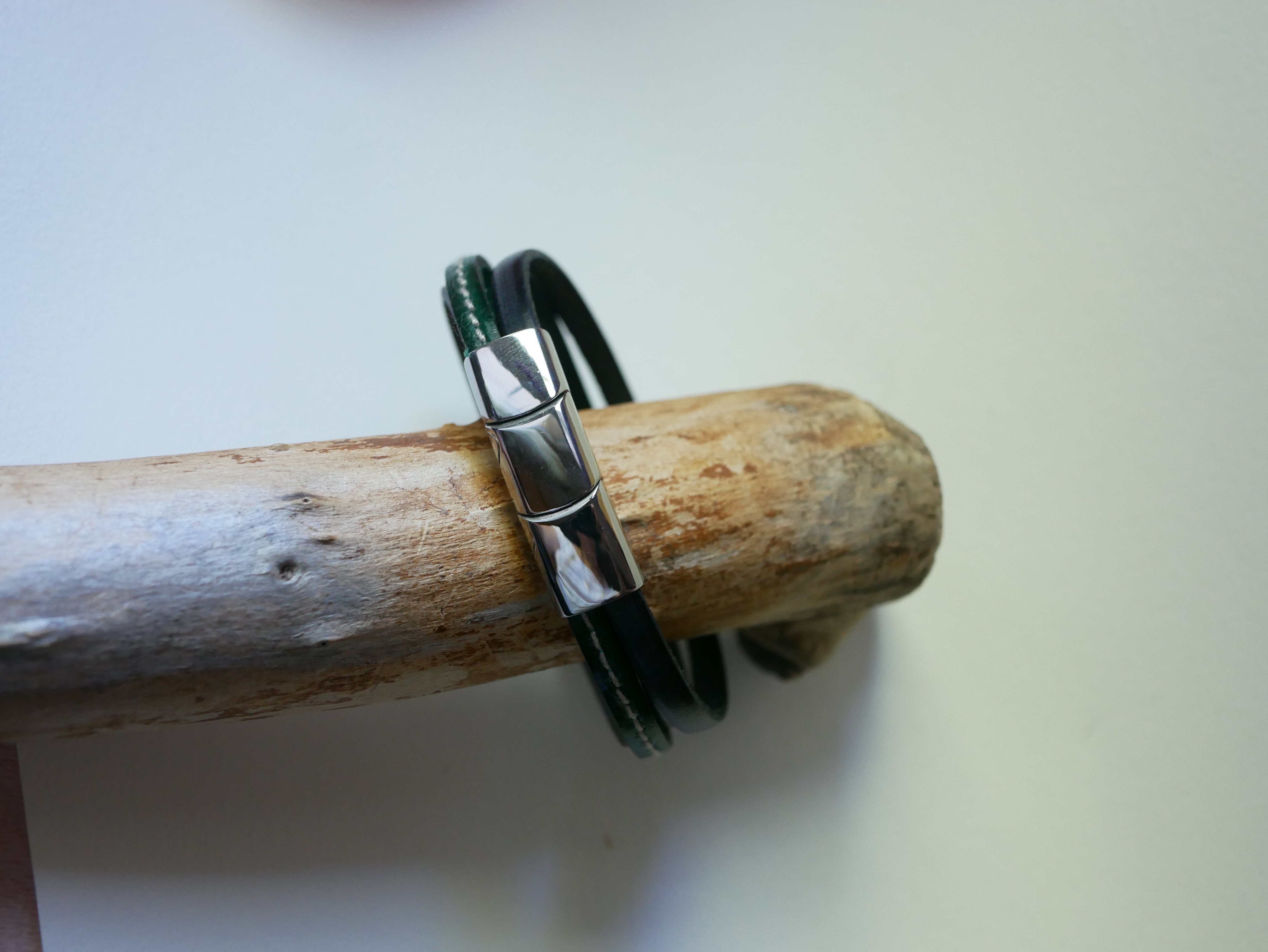 Bracelet manchette multi cuirs Verts & Gris pour homme ajustable