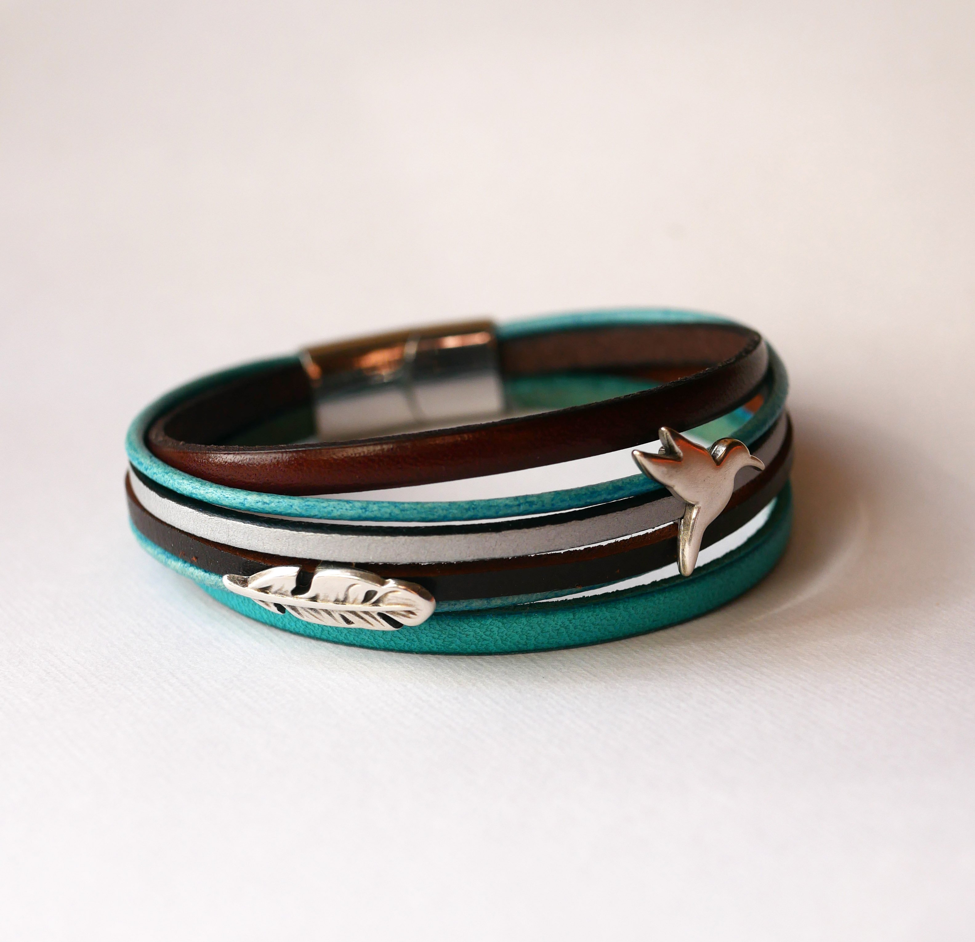 Bracelet manchette multi cuirs turquoise et marron aux 2 passants argentés