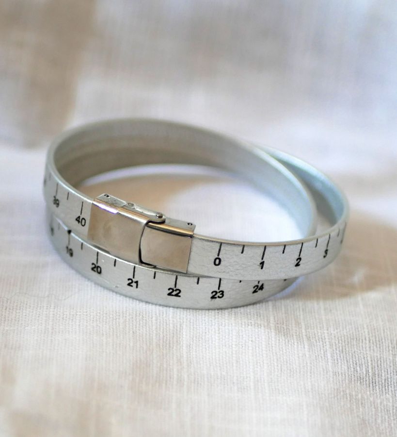 Bracelet Mètre en cuir double tour personnalisable avec fermoir ajustable