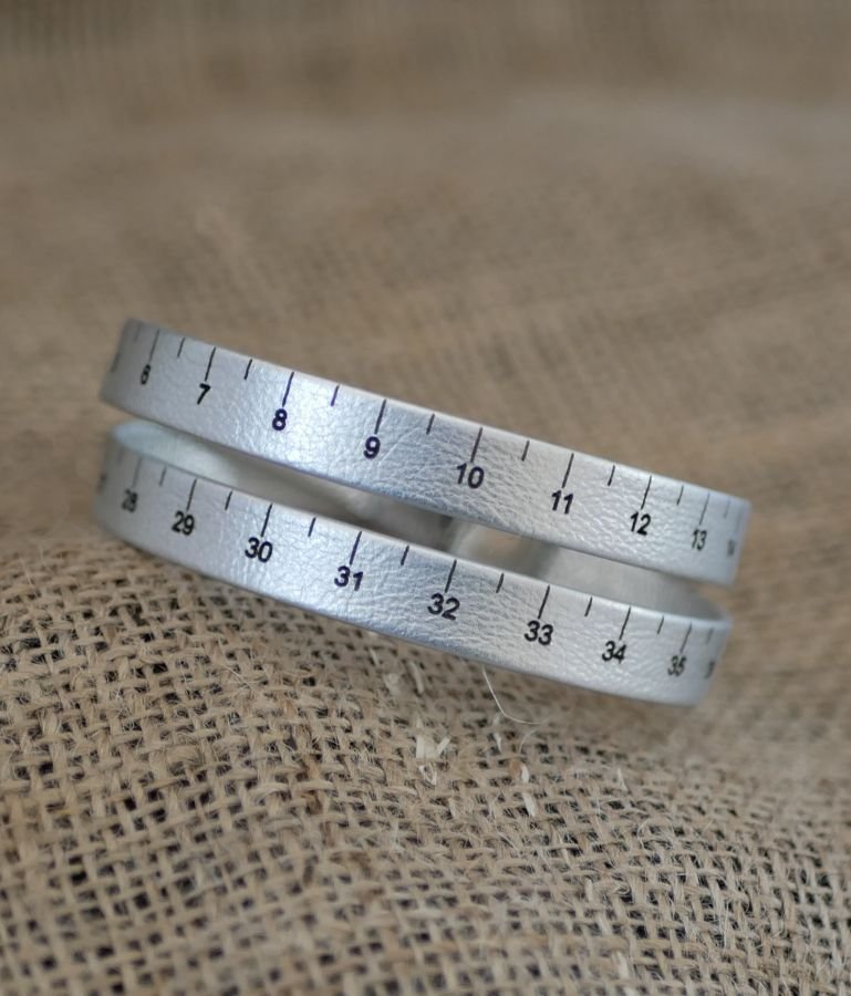 Bracelet Mètre en cuir double tour personnalisable avec fermoir ajustable