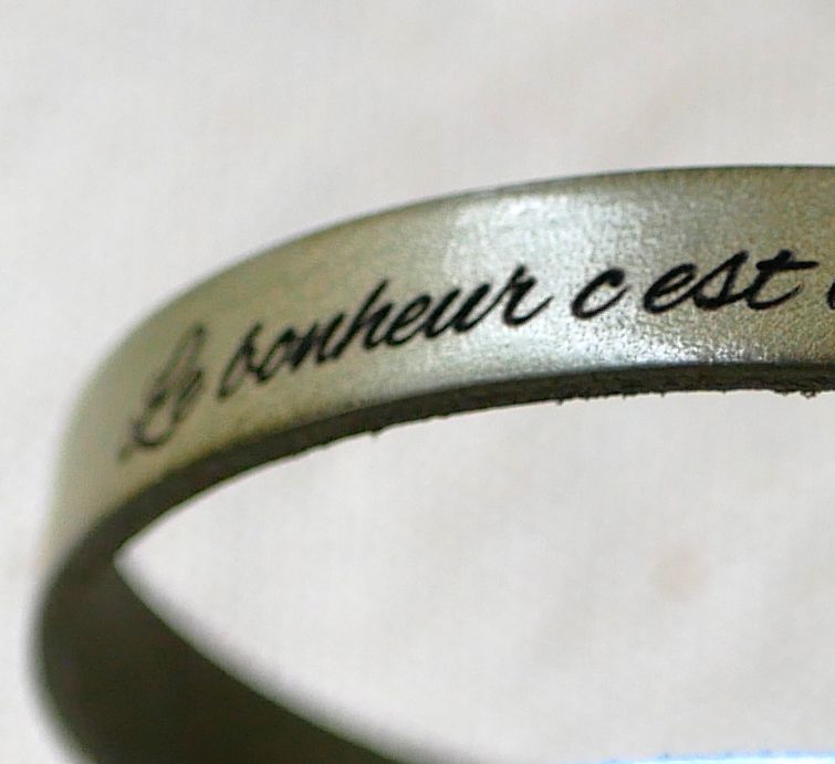 Bracelet réglable en cuir au fermoir ajustable noir à personnaliser par gravure 