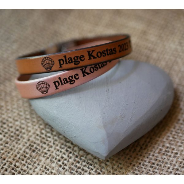 Cadeau grav&eacute; pour couple : 2 bracelet cuir personnalis&eacute;s par la m&ecirc;me gravure 