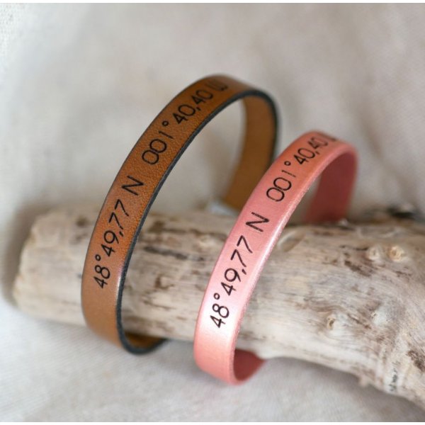Cadeau pour couple : 2 bracelet cuir personnalisés par gravure 