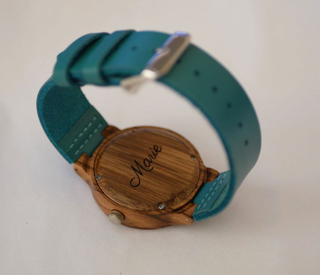 Cadeau couple montres bois et cuir turquoise à personnaliser