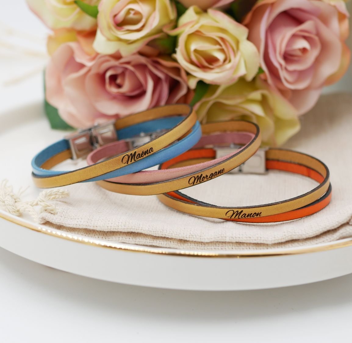 Cadeau demoiselle d'honneur bracelet personnalisé duo de cuir croisé 