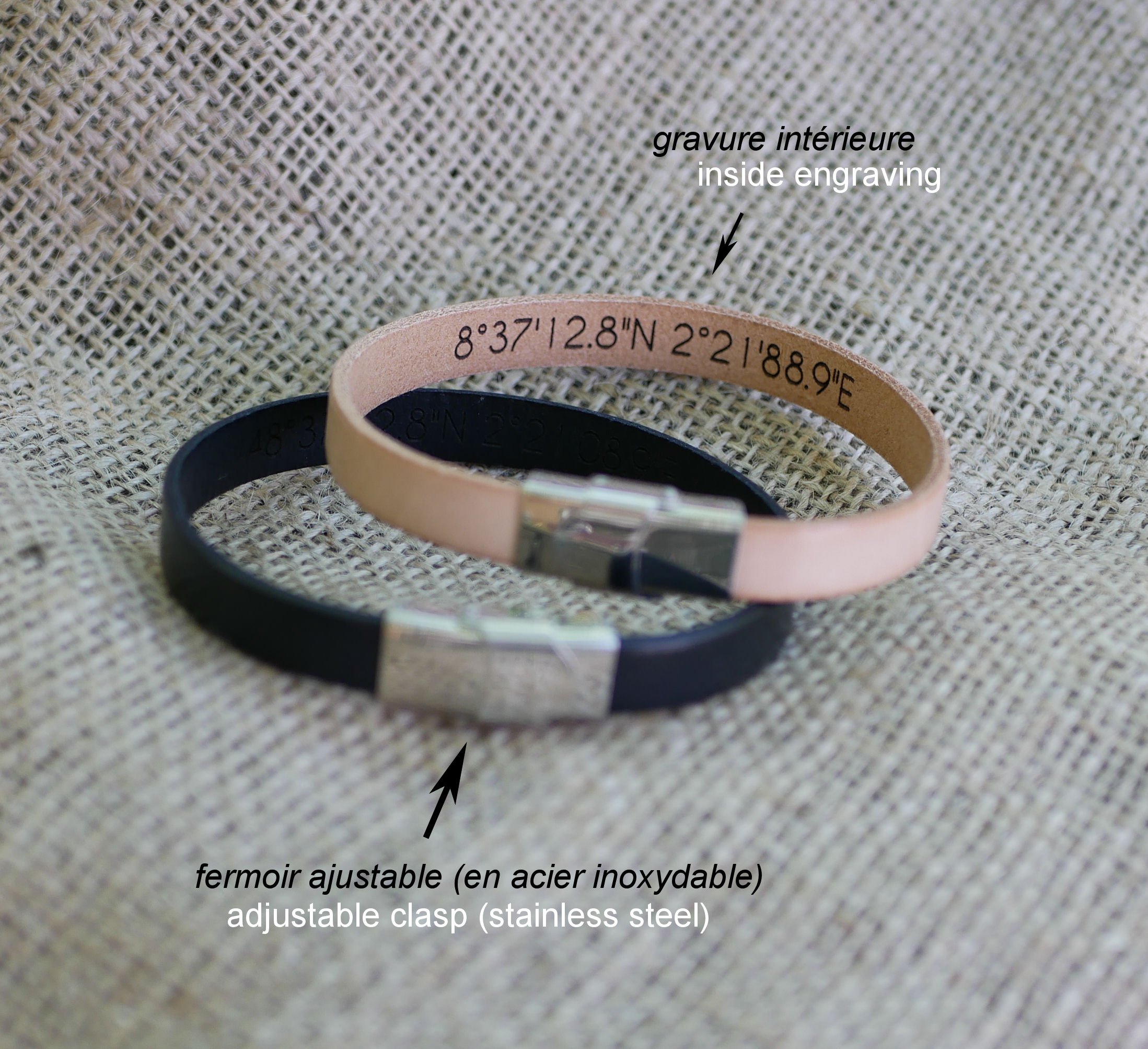 Cadeau grav&eacute; pour couple : 2 bracelet cuir personnalis&eacute;s par la m&ecirc;me gravure 