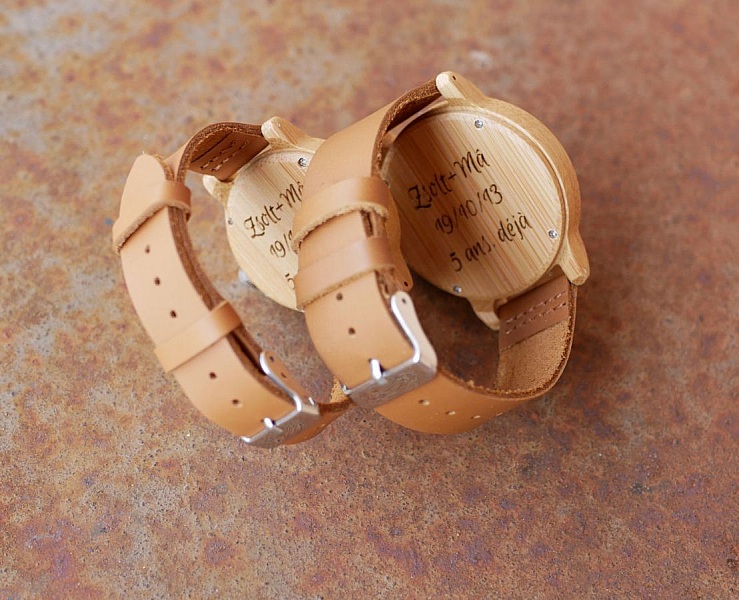Duo Montres bois pour homme et femme &agrave; personnaliser