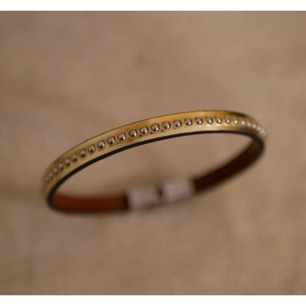 Ensemble de bracelets cuir à empiler personnalisables tons dorés et métallisés