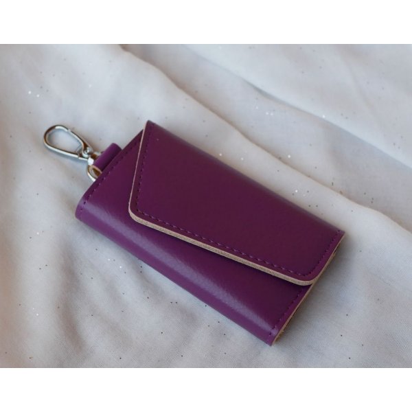 Etui porte clés en cuir Violet gravé