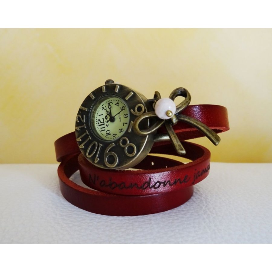 Gravure sur bracelet cuir : message personnalisé