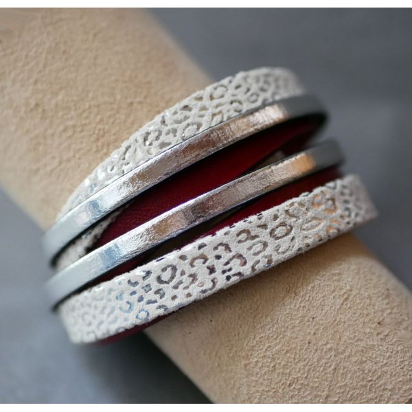 Manchette bracelet double tour en cuir blanc, argent et rouge personnalis&eacute;  