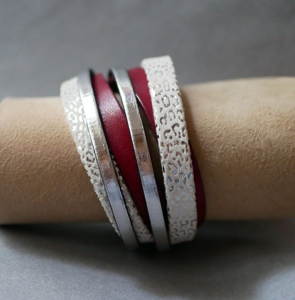Manchette bracelet double tour en cuir blanc, argent et rouge personnalis&eacute;  