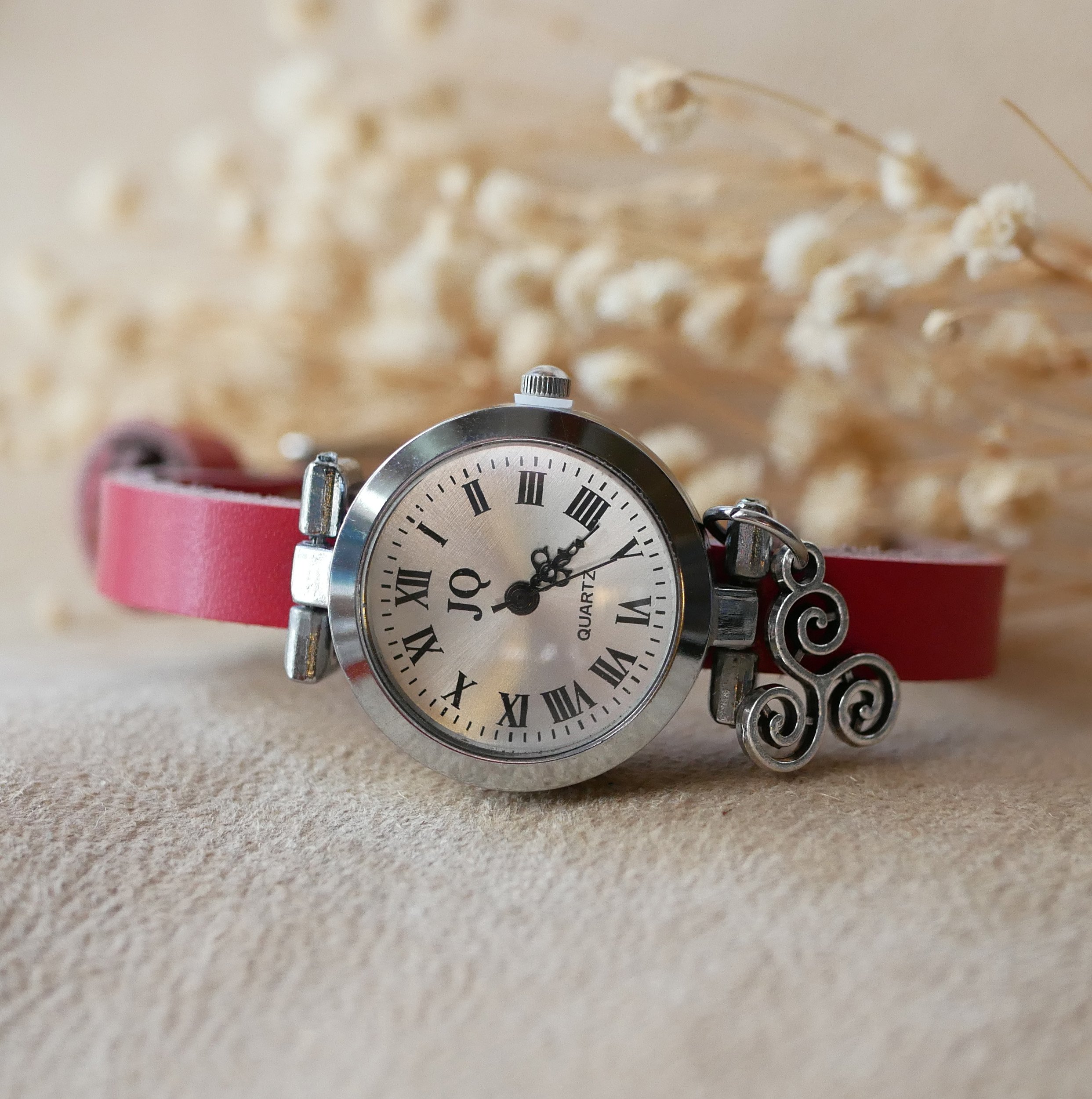 Montre argent au bracelet cuir avec boucle argenté