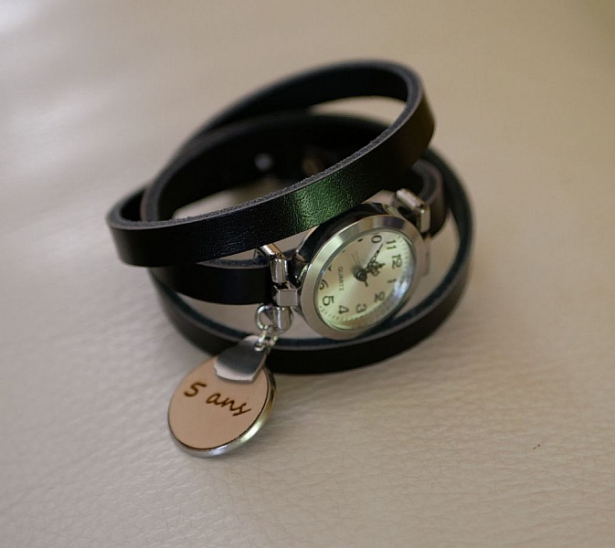 Montre argent bracelet cuir cabochon en bois &agrave; graver