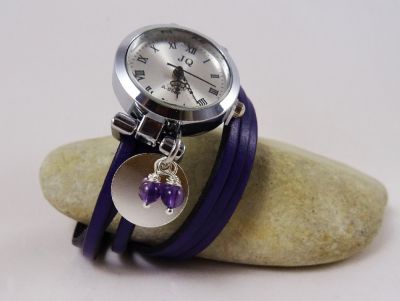 Montre argentée cuir violet perles en améthyste